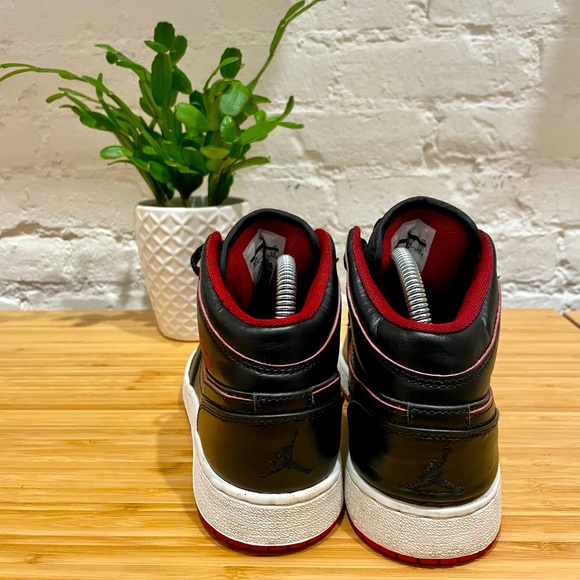 Air Jordan 1 Mid Black Red ‘Bred’ Sneakers 👟 - Picture 5 of 10